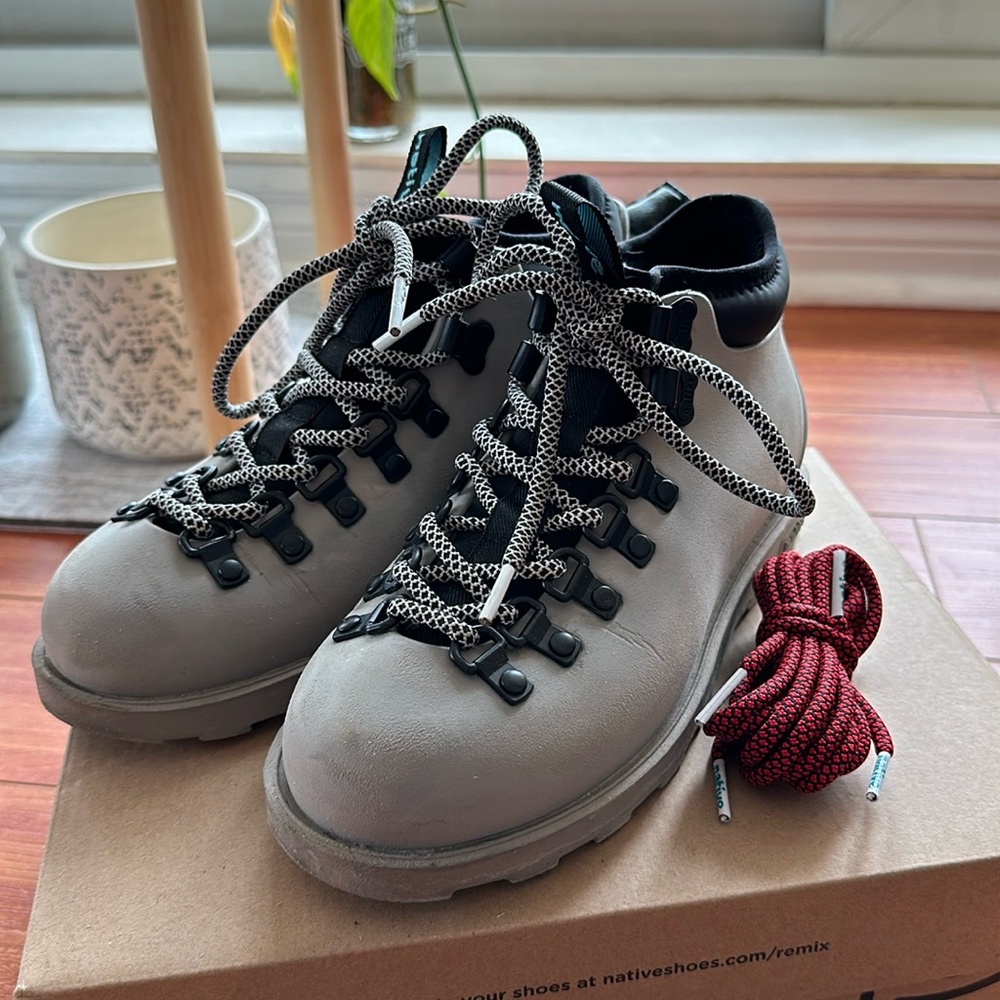 Native Citylite Bloom boots, size W6/M4